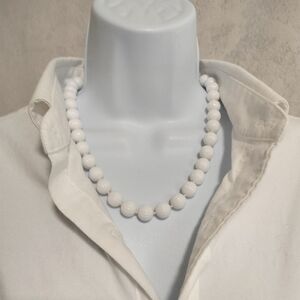 Vintage Crown TRIFARI White Beads Lucite Necklace Classic Knotted Feminine